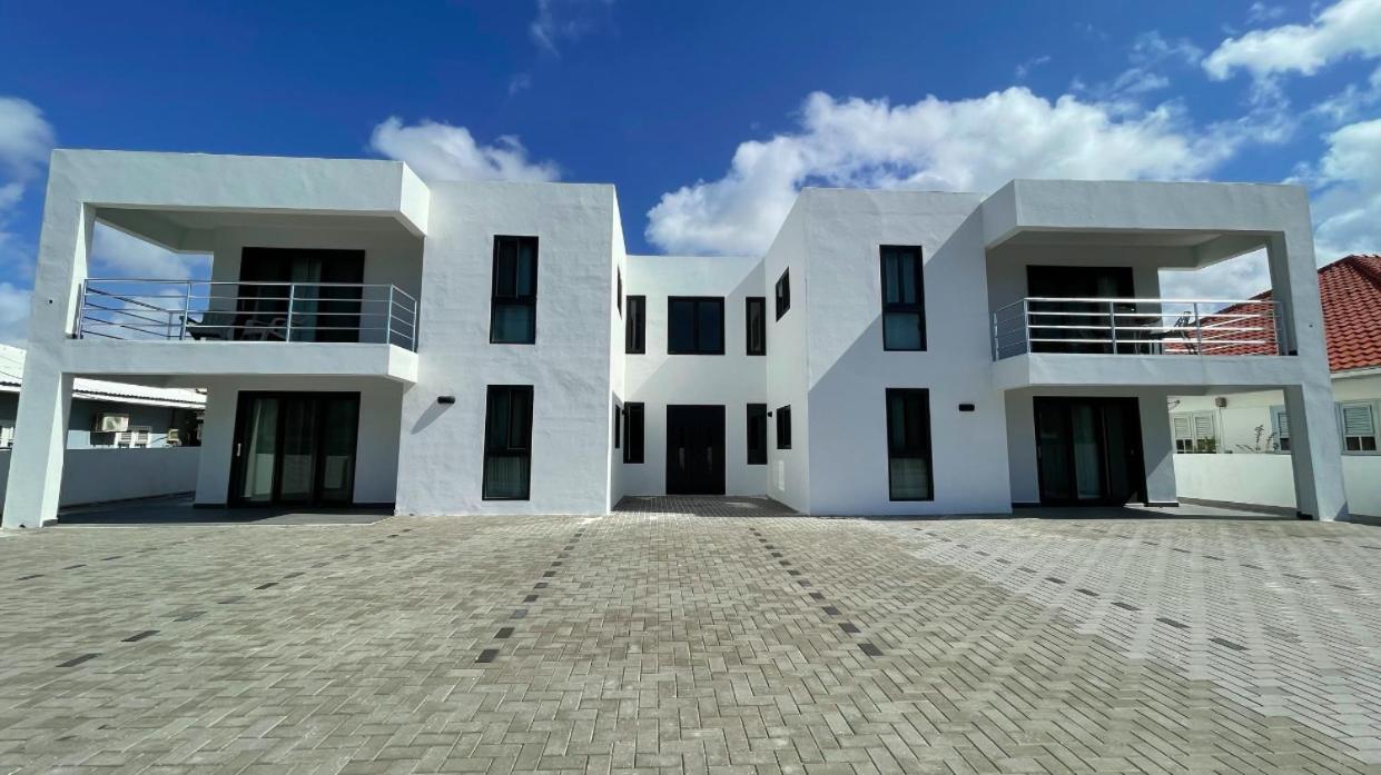 Апартаменти Whitehouse Boulevard, Close To Mambo Beach And City Centre Віллемстад Екстер'єр фото