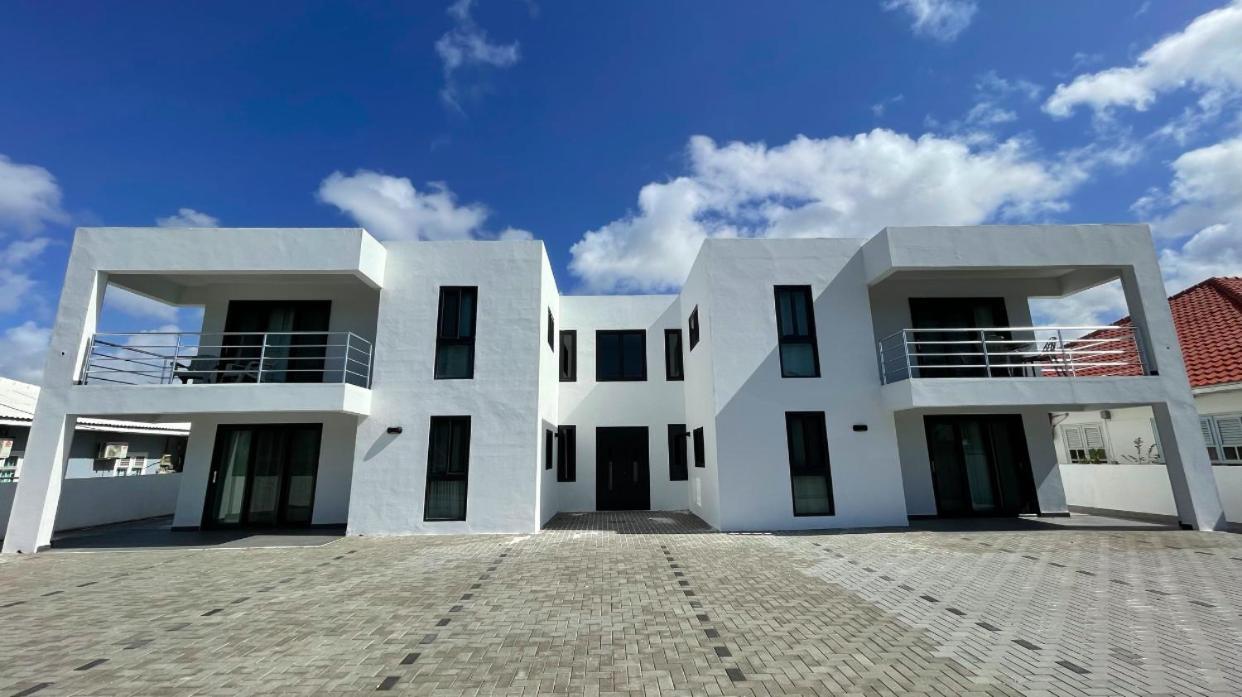 Апартаменти Whitehouse Boulevard, Close To Mambo Beach And City Centre Віллемстад Екстер'єр фото